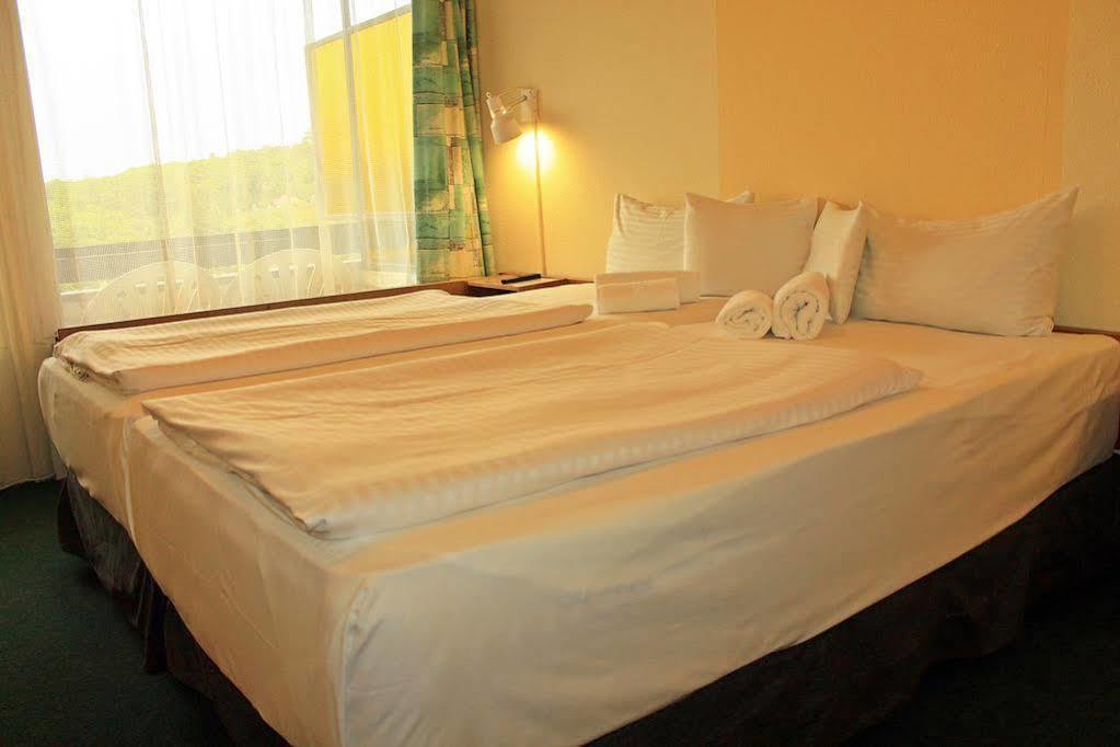 Hotel Szieszta Sopron Esterno foto